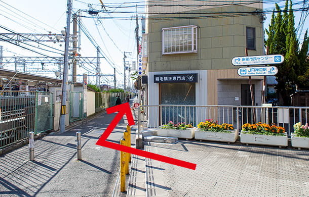 ②阪急正雀駅前