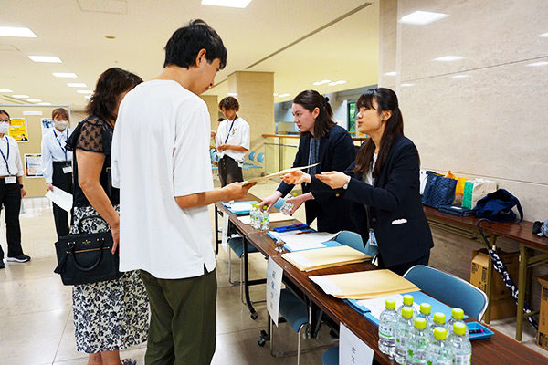 2025年度 初年次生対象の教育懇談会の様子