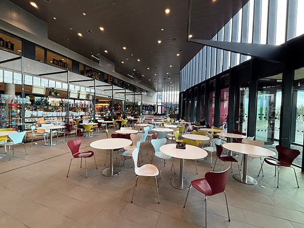 アイスランド・アイスランド大学のカフェテリアの様子