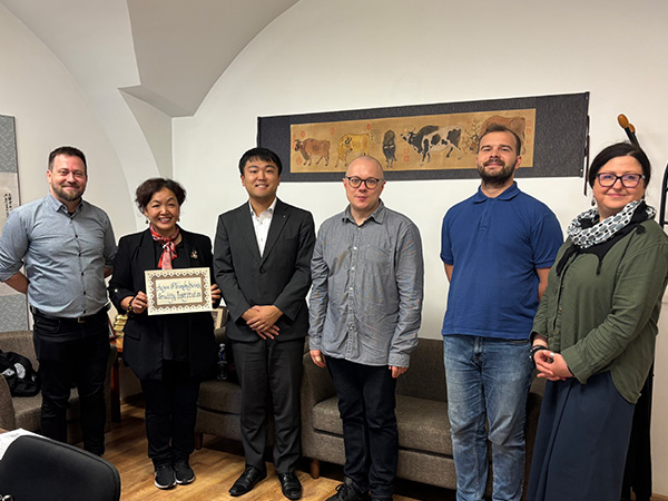 リトアニア・ビルニュス大学関係者との写真