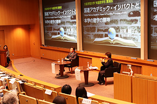 外国語学部講演会の様子