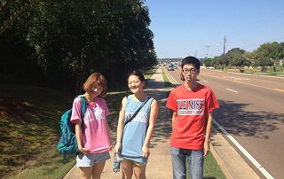 Olemiss_three friends