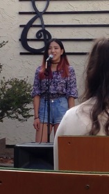 Ikumi singing
